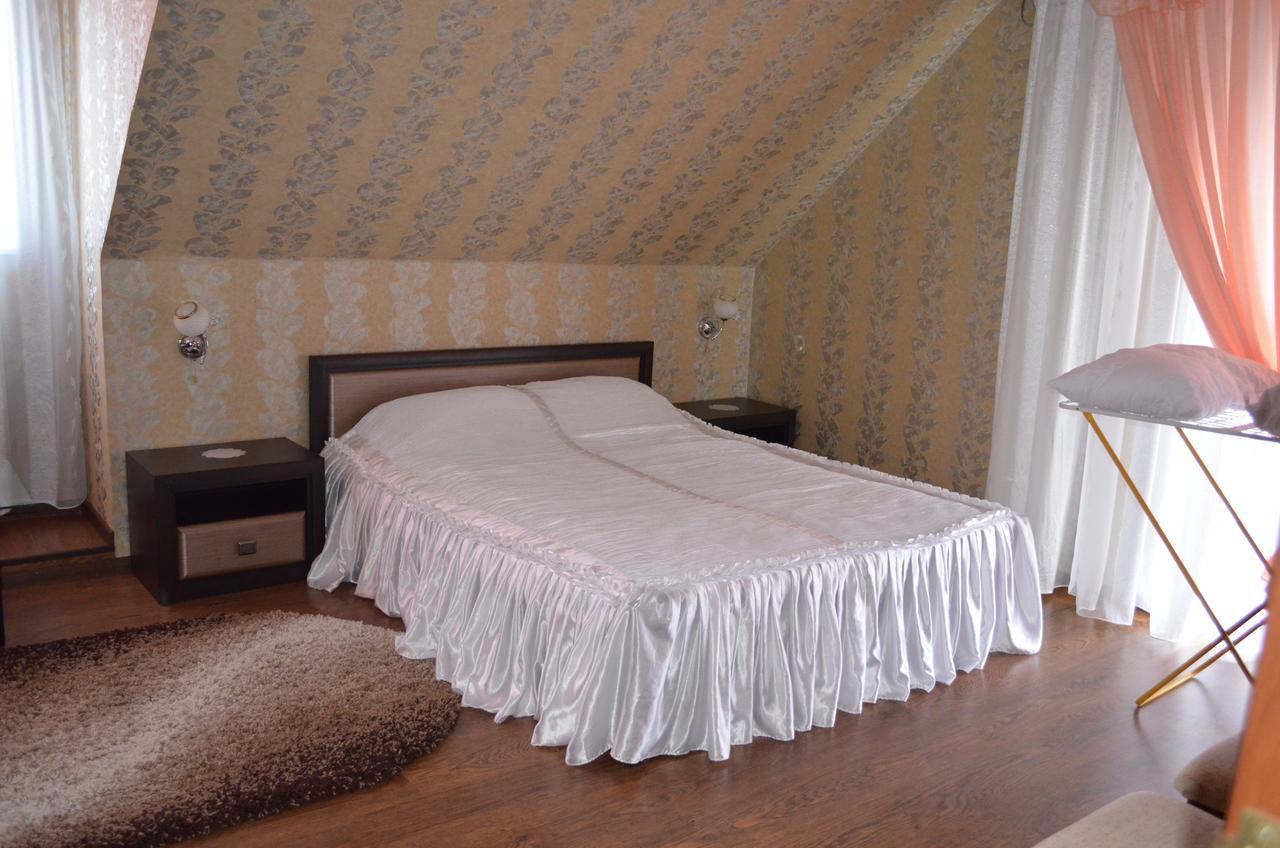 Hotel Fiyesta Starokostyantyniv Extérieur photo