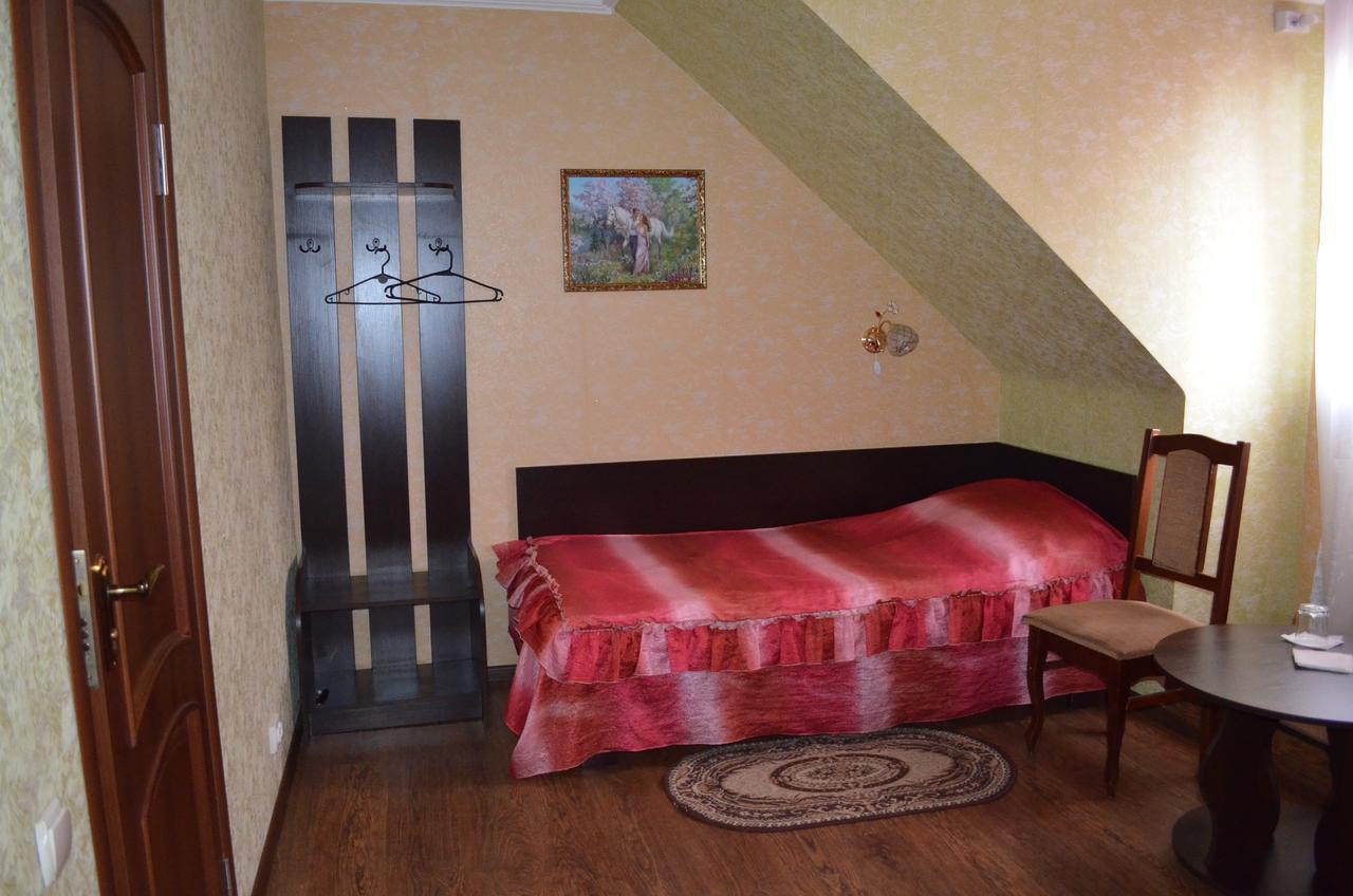 Hotel Fiyesta Starokostyantyniv Extérieur photo