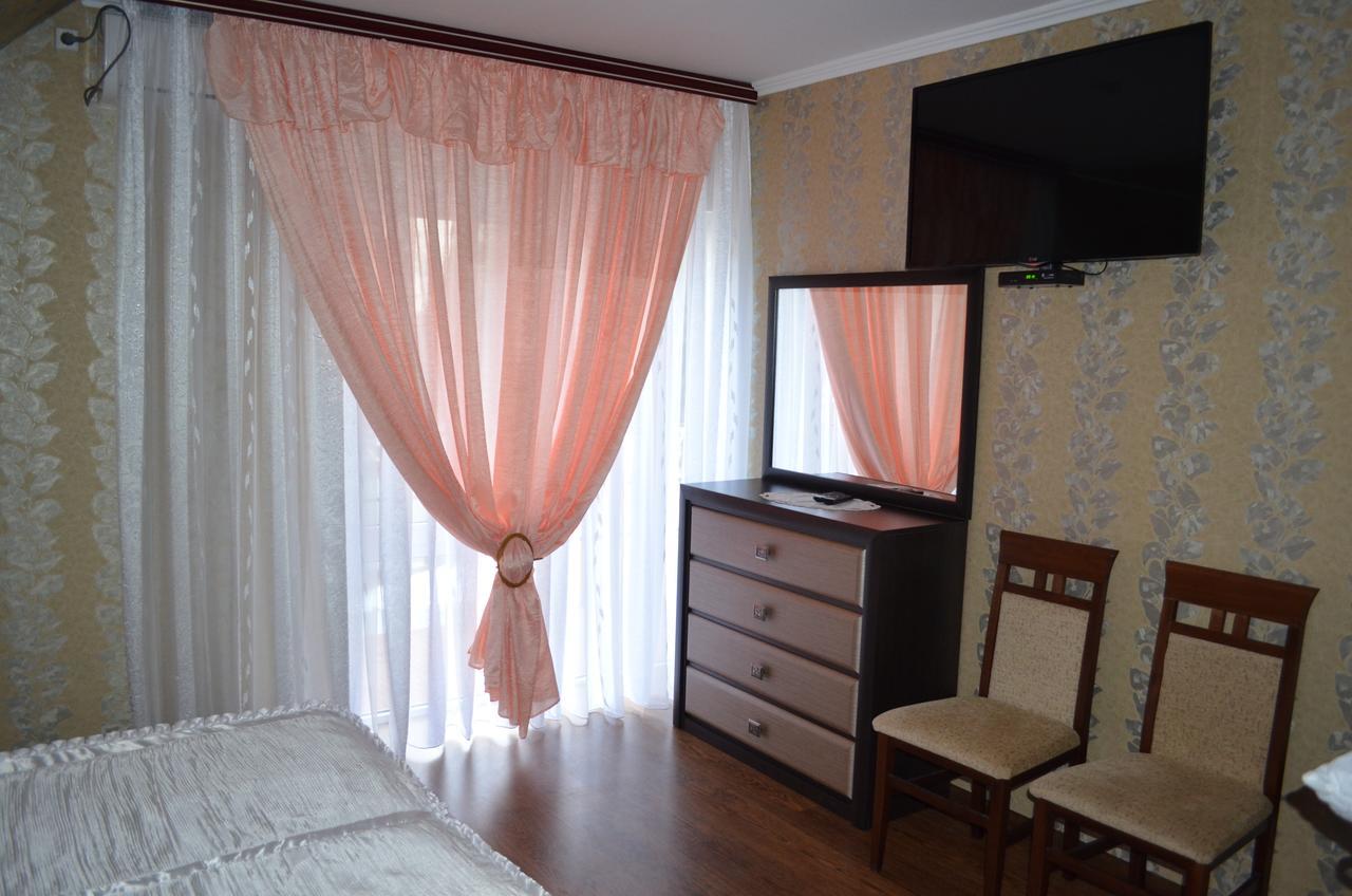 Hotel Fiyesta Starokostyantyniv Extérieur photo