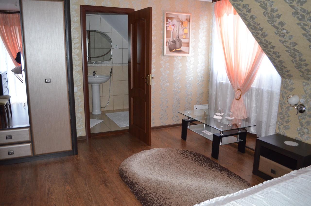 Hotel Fiyesta Starokostyantyniv Extérieur photo