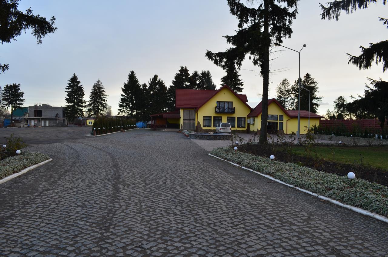 Hotel Fiyesta Starokostyantyniv Extérieur photo